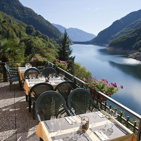 Hotel Al Lago Vogorno Bagian luar foto