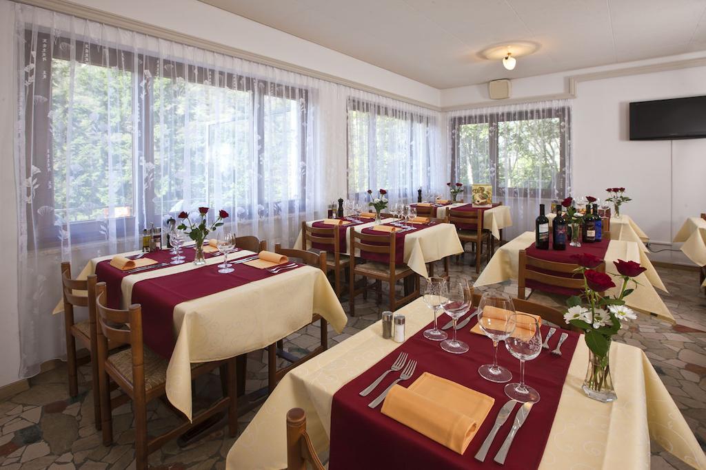 Hotel Al Lago Vogorno Bagian luar foto